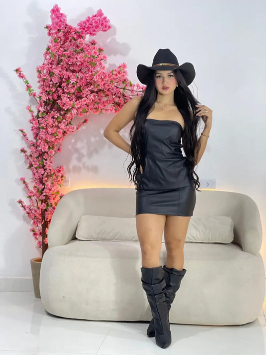 vestido couro fake