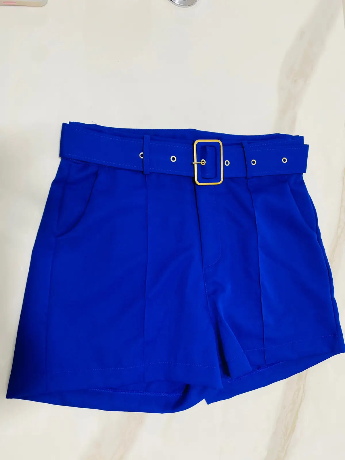 Short social âmbar